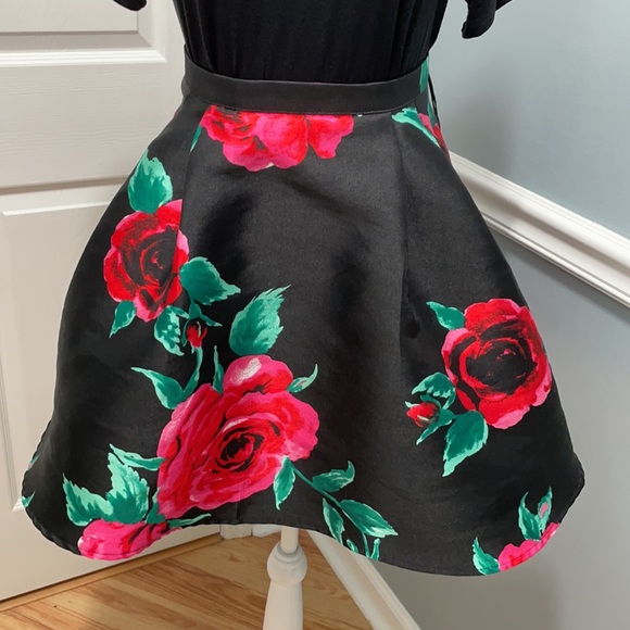 🎉HP🎉B. Smart Skirt💥Final price- on offers, no bundles 💥 - Picture 2 of 8